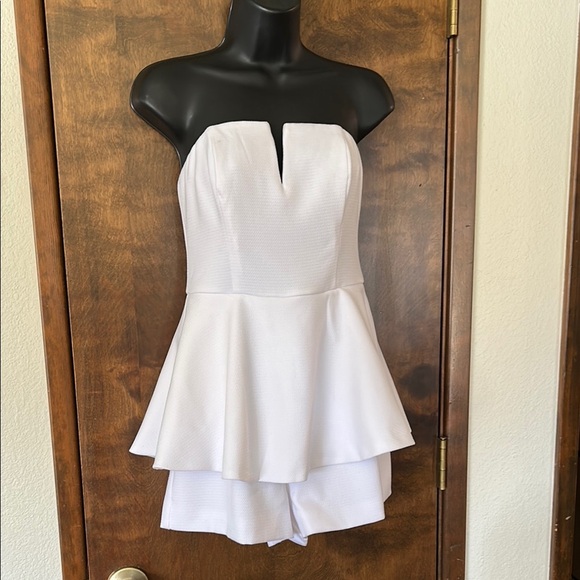 lulus Pants - LULUS WHERE ARE YOU WHITE STRAPLESS ROMPER SIZE S